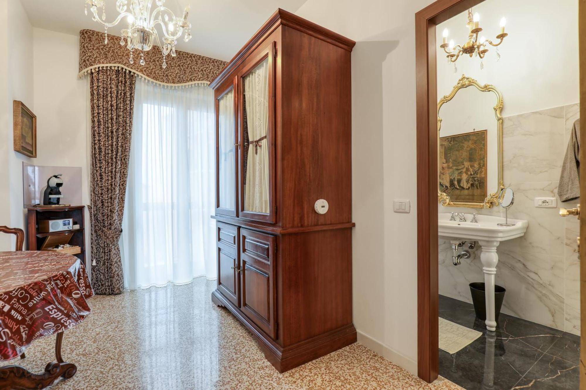 Suite Angolo Alla Stazione - Appartamento Con Terrazzo Panoramico Pavia Bagian luar foto