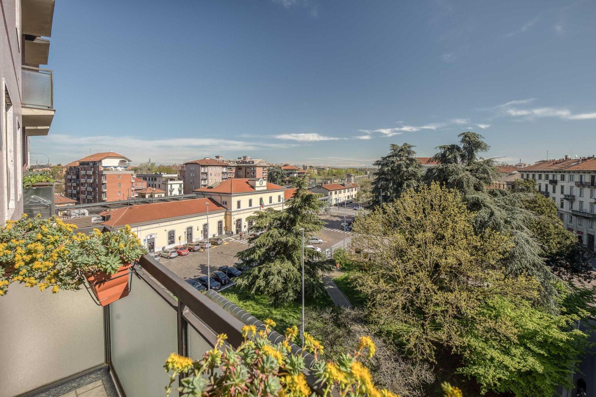 Suite Angolo Alla Stazione - Appartamento Con Terrazzo Panoramico Pavia Bagian luar foto